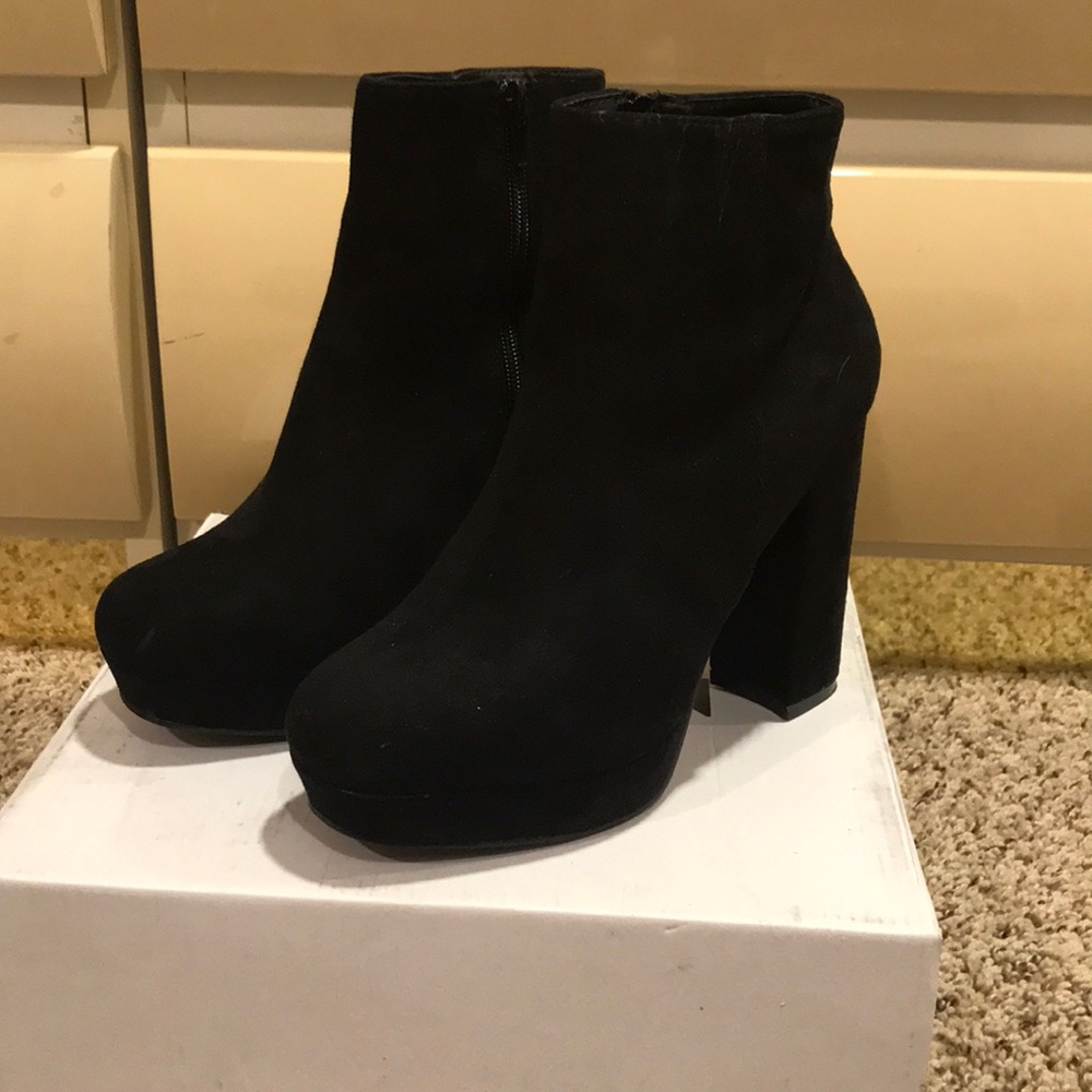 Steve Madden Black Suede Heel Boots